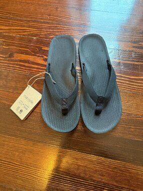 NWT Black Mens Indosole Essentials Black Flip Flops Size 10/11